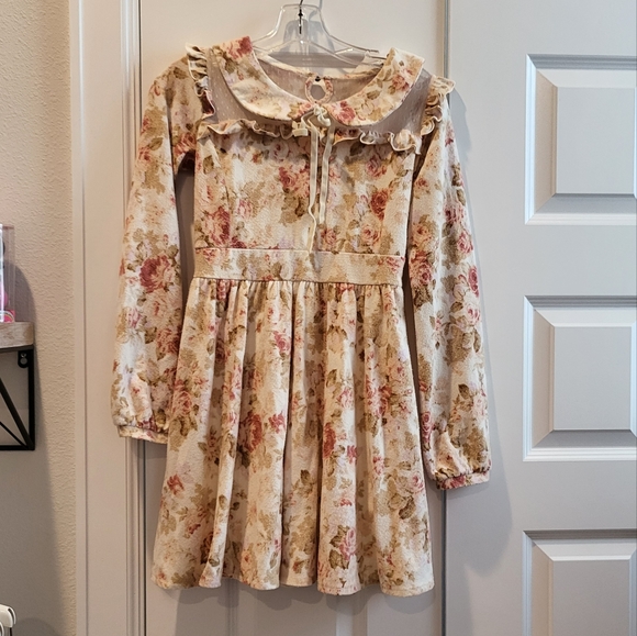 LIZ LISA Dresses & Skirts - Liz Lisa Long Sleeve Floral Dress